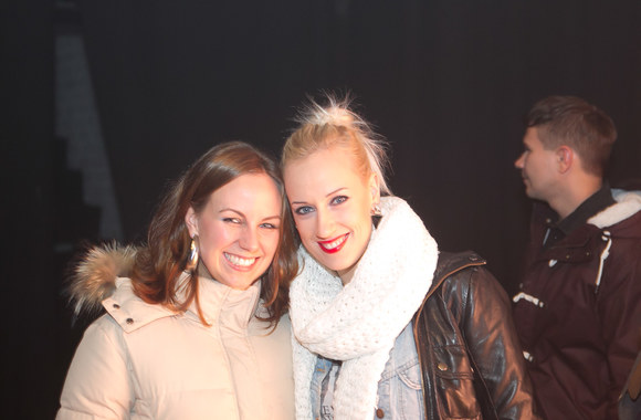 Augustė Vedrickaitė dešinėje