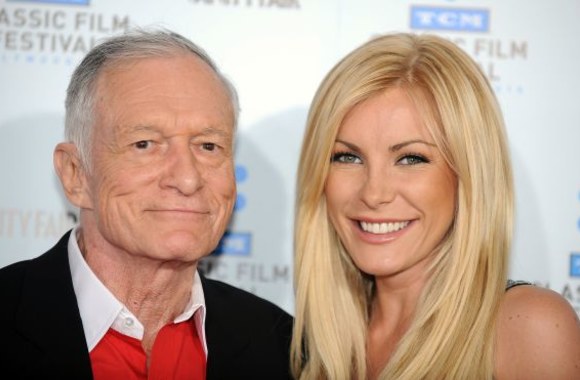 Huhas Hefneris iš daugybės merginų pasirinko Crystal Harris 