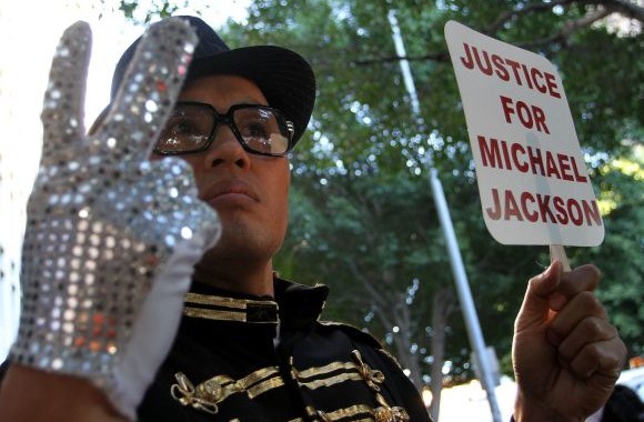 Protestas M.Jacksono asmeninio gydytojo C.Murray teismo posėdžio metu
