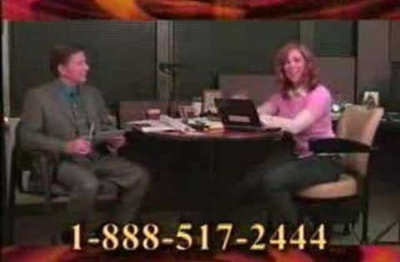 VIDEO kadras: „Hawaii Chair“