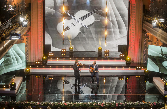 „Lietuvos garbės“ apdovanojimų akimirka