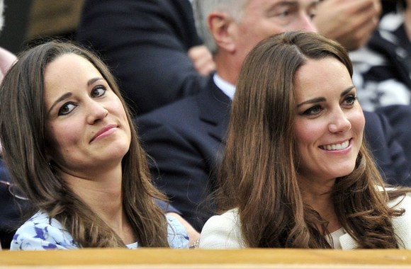 Pippa Middleton (kairėje) ir Kembridžo hercogienė Catherine