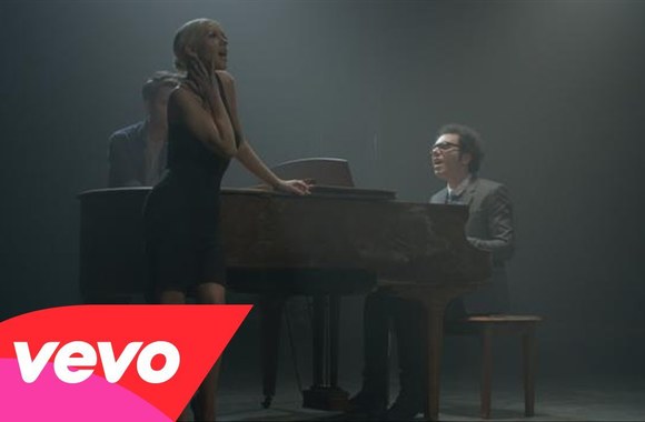 VIDEO kadras: „A Great Big World“ ir Christina Aguilera – „Say Something“