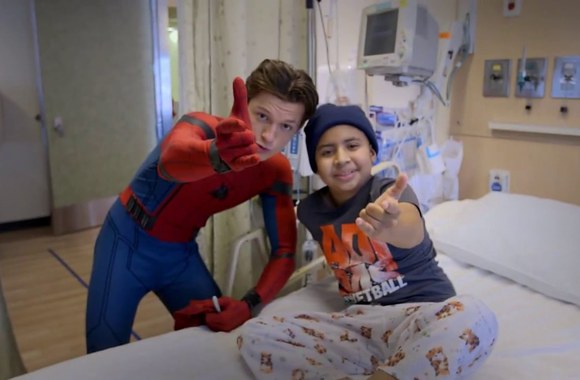 tom-holland-spider-man-homecoming-visits-kids-at-childrens-hospital-los-angeles