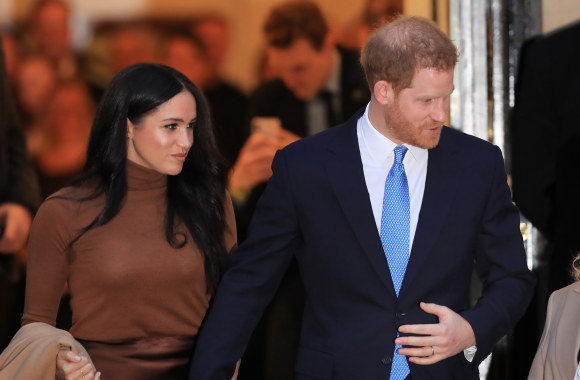 Sasekso hercogai grįžo iš atostogų/„Scanpix“ nuotr.