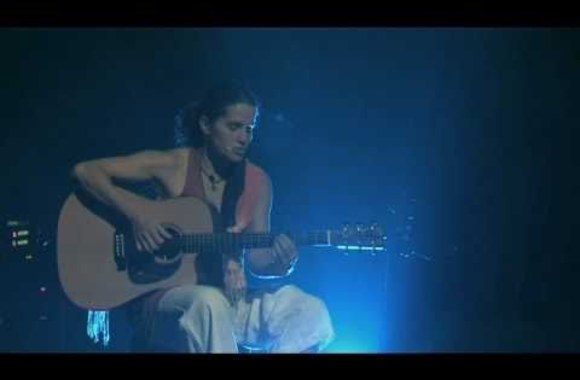 VIDEO kadras: Marianne atliekama daina „Papillon“