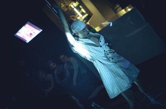 „X Faktoriaus“ dalyvis Alen Chicco pasirodymą surengė Vilniaus gėjų klube „Soho“