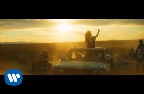 jess-glynne-hold-my-hand-official-video