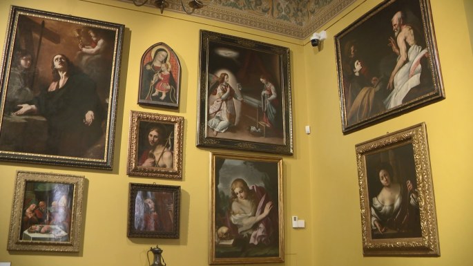 Pranas Kiznis Valdovų rūmams padovanojo vertingą 23 paveikslų kolekciją / Stop kadras