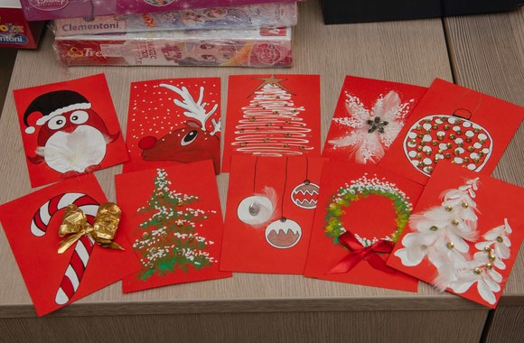 Lietuvos garsenybės pakavo dovanas vaikams