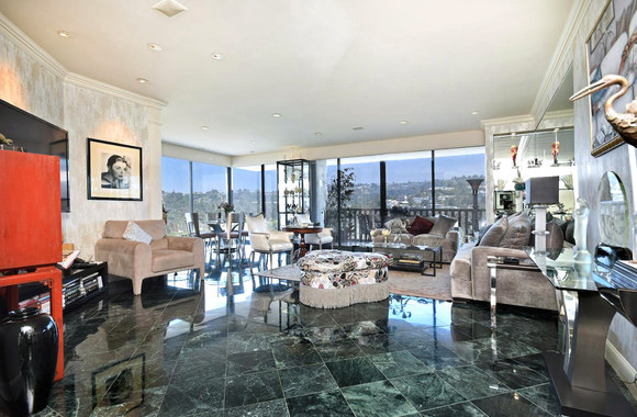 Joan Collins apartamentai Holivude