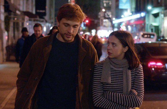 mergina-su-principais-kere-pilbe-kinuose-nuo-balandzio-7-d