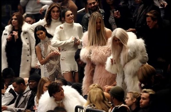 yeezy-season-3-sou-niujorko-mados-savaiteje