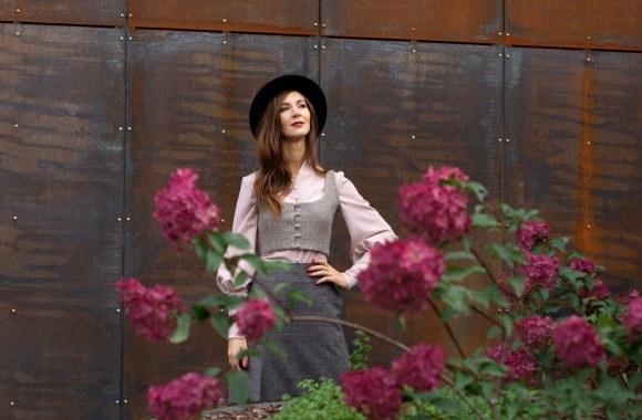 Agnė Deveikytė pristato savo kurtų drabužių kolekciją / „Eva Grin Photography“ nuotr.