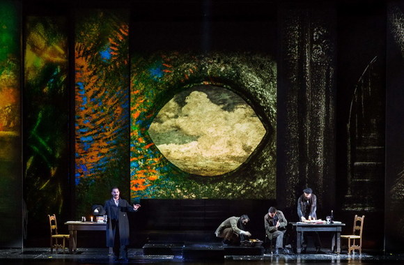 Operos „Bohema“ akimirka