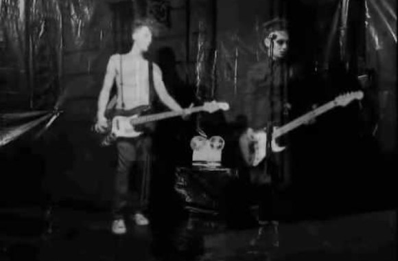 she-past-away-kasvetli-kutlama