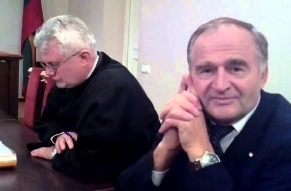 VIDEO kadras: Į teismą atvykęs Jurgis Kairys tikėjosi palankaus verdikto