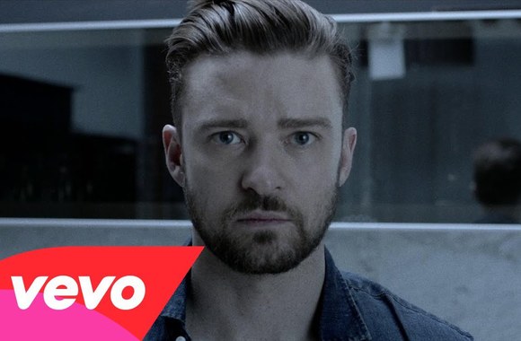 VIDEO kadras: Justiną Timberlake\'ą dainos „TKO“ vaizdo klipe nužudo Elvio Presley anūkė Riley Keough