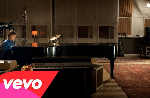 VIDEO kadras: Paulo McCartney dainos „Queenie Eye“ vaizdo klipas