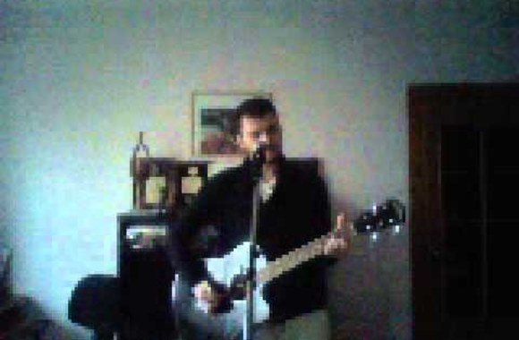 VIDEO kadras: Tadas Rimgaila perdainavo „Sel“ dainą