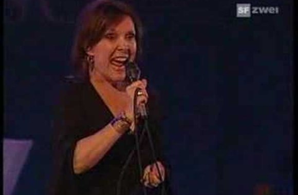 VIDEO kadras: „Vaya Con Dios“ atsisveikinimo koncertuose skambanti daina „Nah Neh Nah“