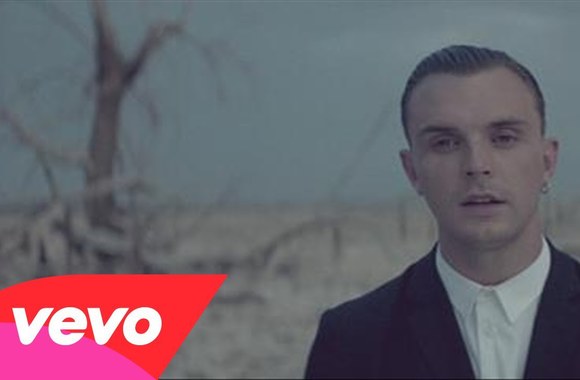 VIDEO kadras: Hurts - Somebody to Die For