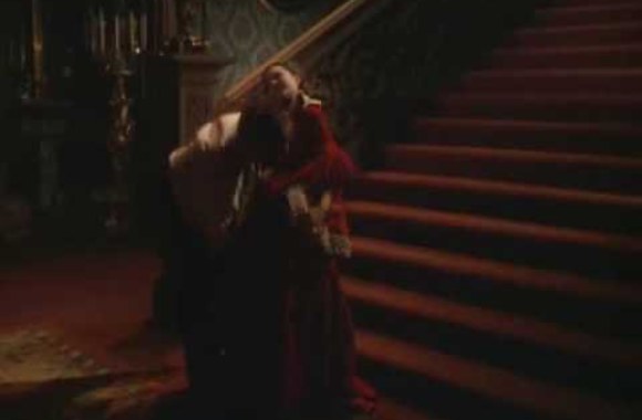 VIDEO kadras: Gone with the Wind-Rhett carrying Scarlett up stairs.avi