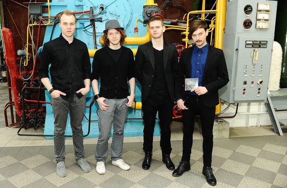 „Depper upper“ albumo „Structures“ perklausa