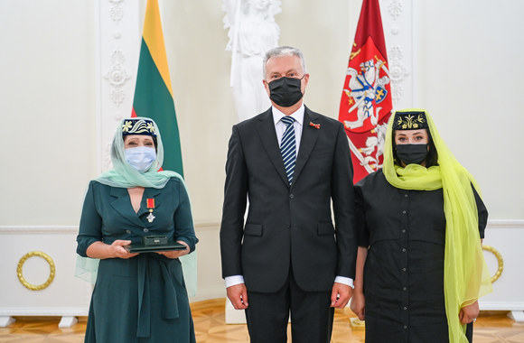 
Prezidentas Valstybės dienos proga įteikia valstybės apdovanojimus / Roberto Dačkaus nuotr.