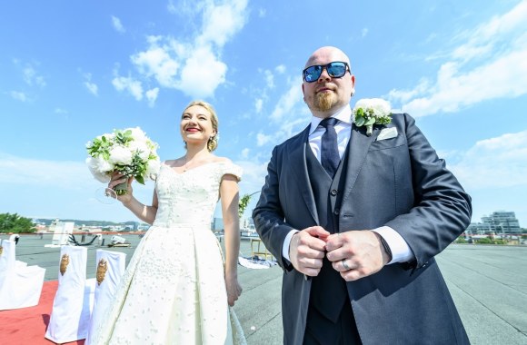 Alisos Gaižauskaitės ir Gedimino Šeduikio vestuvės ant LNOBT stogo / Dmitrijaus Matvejevo nuotr.

