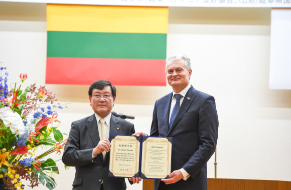 Gitanui Nausėdai suteiktas Gifu universiteto garbės daktaro vardas/LR Prezidento kanceliacijos/Roberto Dačkaus nuotr.