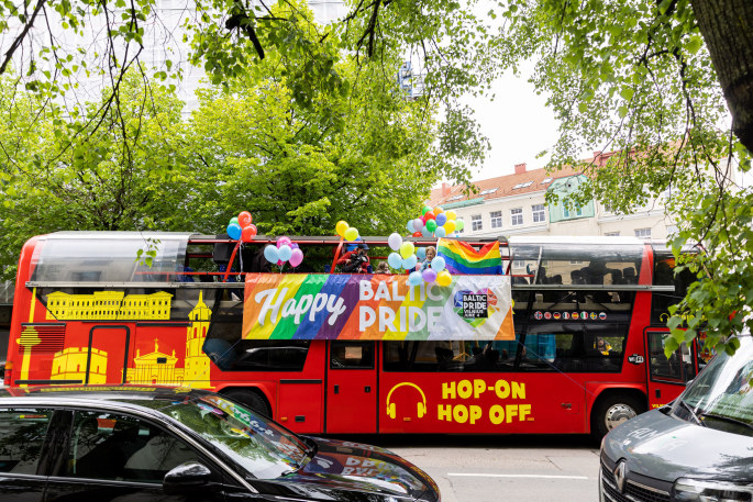 Vilniaus gatvėmis pajudėjo „Baltic Pride“ Vaivorykštės autobusas / Žygimanto Gedvilos nuotr.