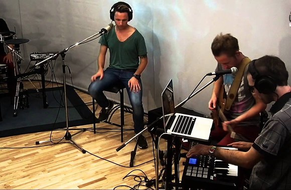 VIDEO kadras: GYVAS LIETUS - FERAL