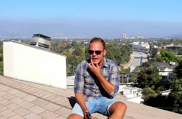 VIDEO kadras: Lauris Reinikis – „Du gaideliai“