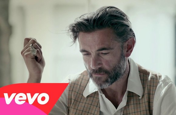 VIDEO kadras: Eltonas Johnas „Home Again“