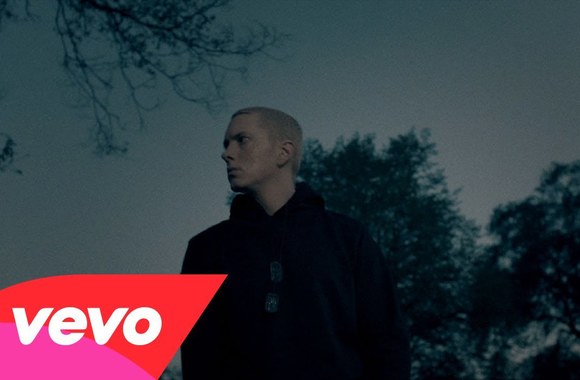 VIDEO kadras: Eminemas – „Survival“