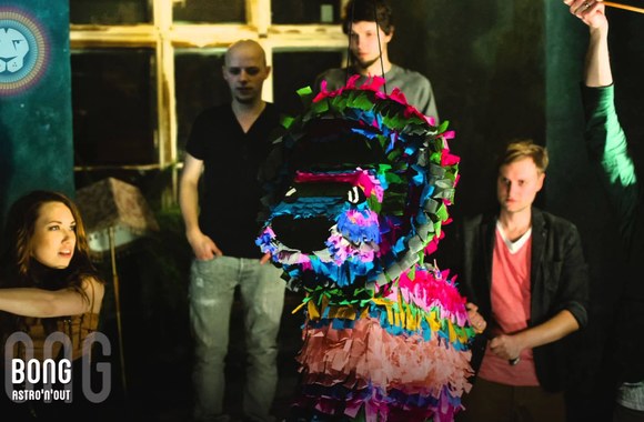 VIDEO kadras: „Astro\'n\'out“ - „Bong“: