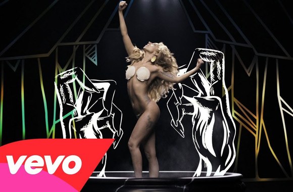 VIDEO kadras: Lady Gaga singlo „Applause“ vaizdo klipas