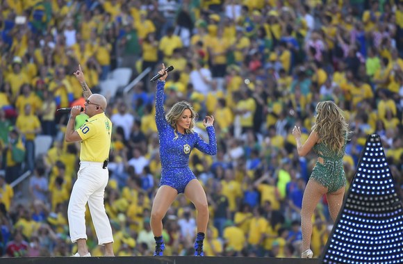 Jennifer Lopez, Claudia Leitte ir Pitbull pasirodymas 2014-ųjų pasaulio futbolo čempionato atidarymo ceremonijoje