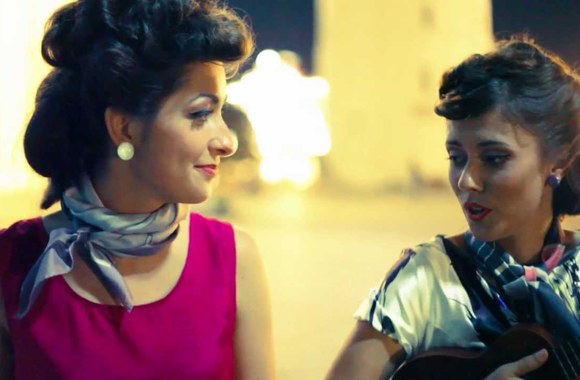 VIDEO kadras: lle G daina „Down among the sheltering palms“