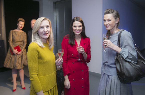 Parodos atidarymo akimirka 