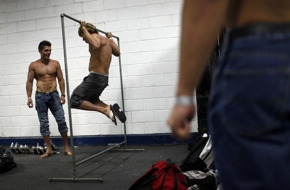 Modeliai ruošiasi pasirodymui