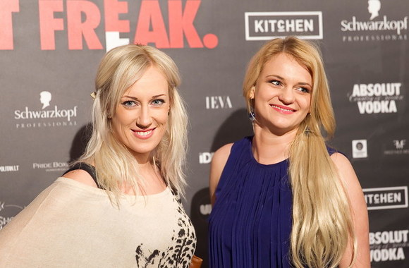 Augustė Vedrickaitė (kairėje)