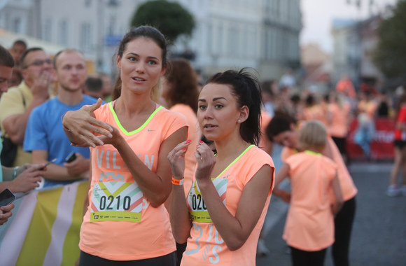 Naktinis „Nike“ moterų bėgimas