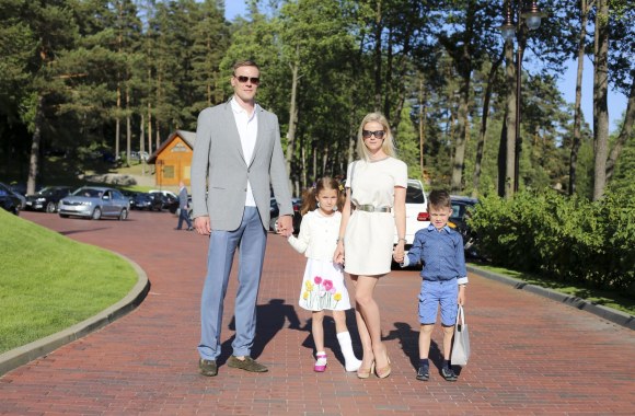 Robertas ir Vilma Javtokai su vaikais