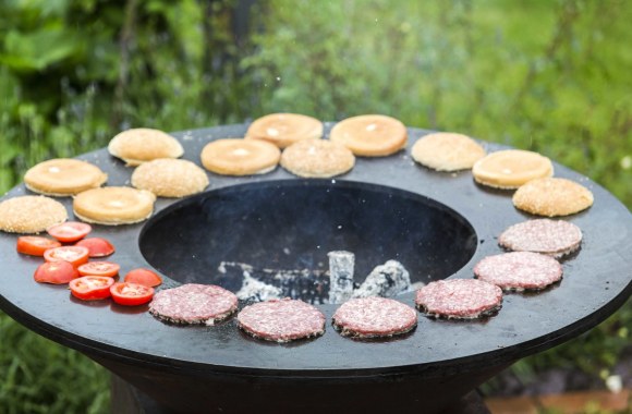 Gamtoje kepti burgeriai