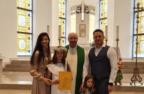 Andriaus Rimiškio dukros Lėjos pirmoji komunija / Asmeninio archyvo nuotr.