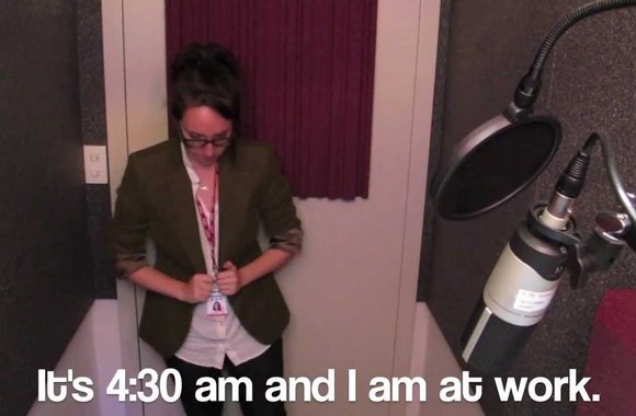 VIDEO kadras: Marina Shifrin savo viršininkui praneša, kad išeina iš darbo