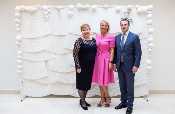 ODA vadovė Irena Jokšienė, Laura Kovaliovaitė ir jos vyras Linas/Gyčio Vidžiūno nuotr./Gyčio Vidžiūno nuotr.