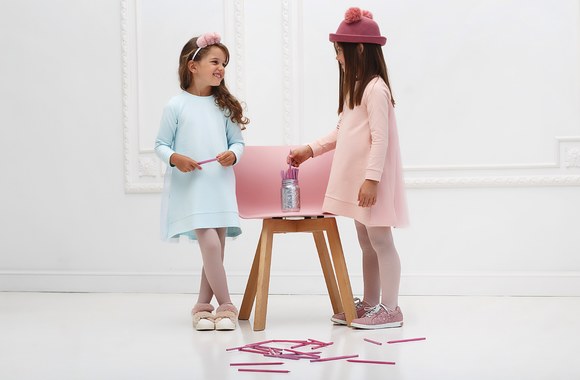 Mergaitėms skirta drabužių kolekcija